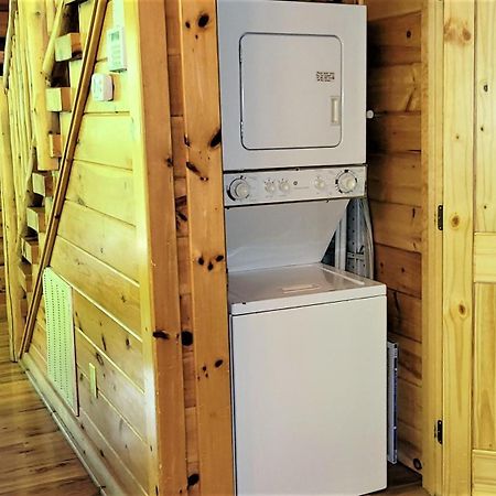 Mountain Joy -Private Treehouse Style Cabin That Sleeps 4-Free Tickets Gatlinburg Buitenkant foto