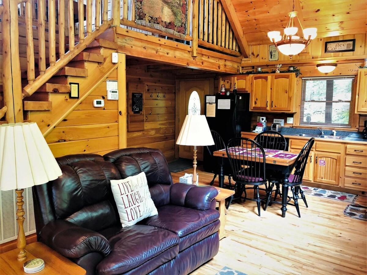 Mountain Joy -Private Treehouse Style Cabin That Sleeps 4-Free Tickets Gatlinburg Buitenkant foto