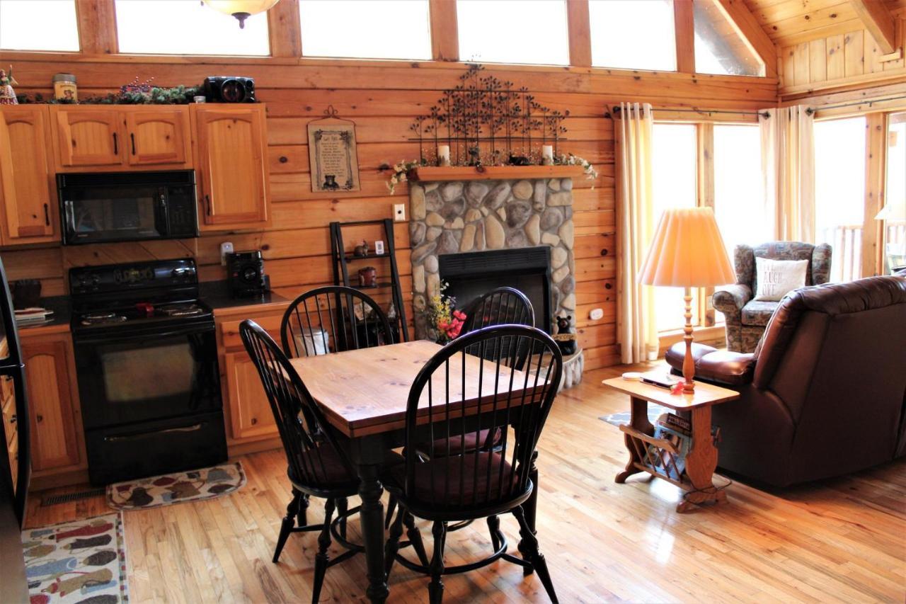 Mountain Joy -Private Treehouse Style Cabin That Sleeps 4-Free Tickets Gatlinburg Buitenkant foto